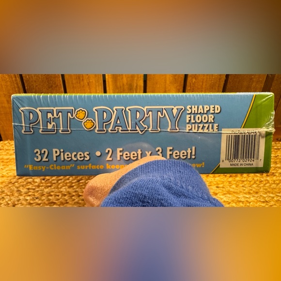 NEW SEALED Melissa & Doug Pet Party Shaped Floor Puzzle 32 Pieces 2 x 3 Feet - Picture 3 of 3